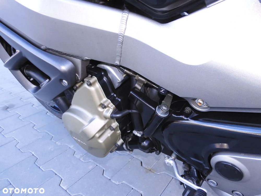 Honda X11 - 37
