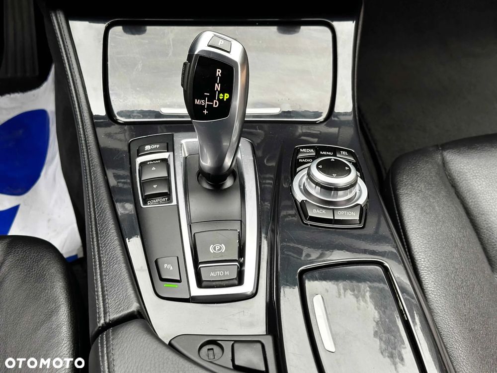 BMW Seria 5 520i - 27