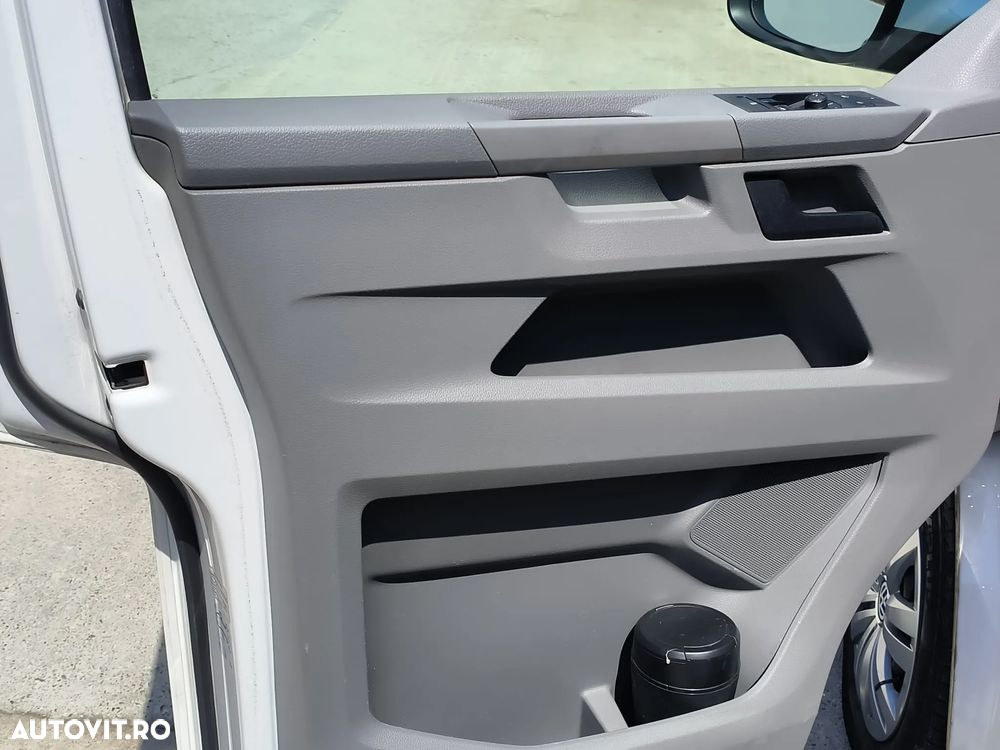 Volkswagen Caravelle - 15