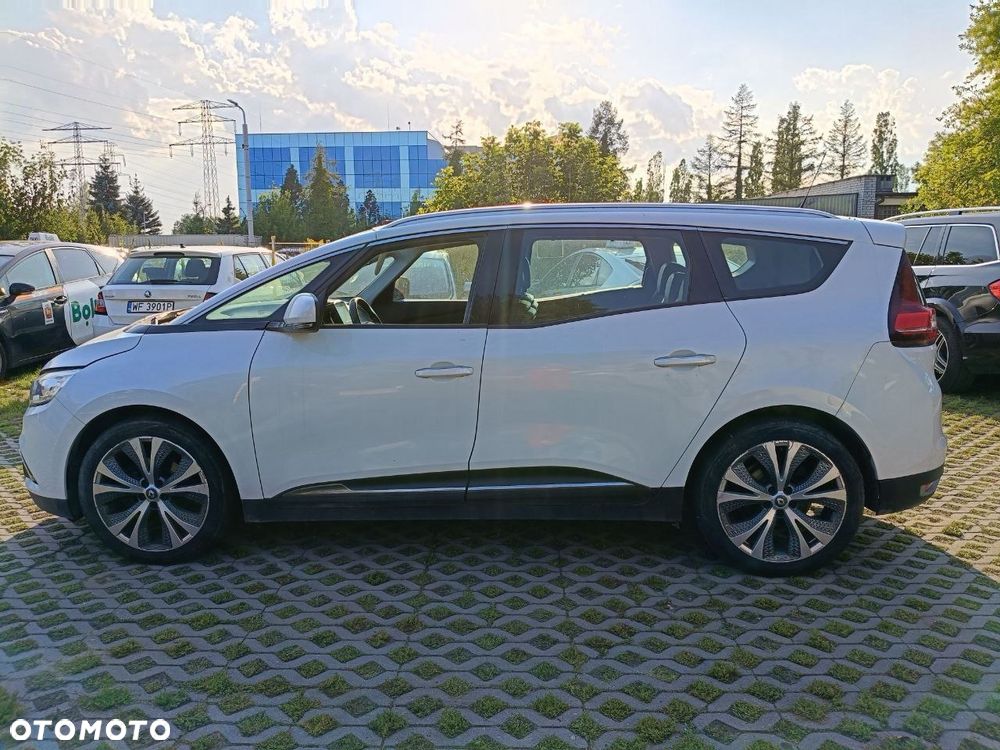 Renault Grand Scenic - 10