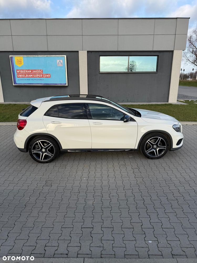 Mercedes-Benz GLA 250 4-Matic - 11