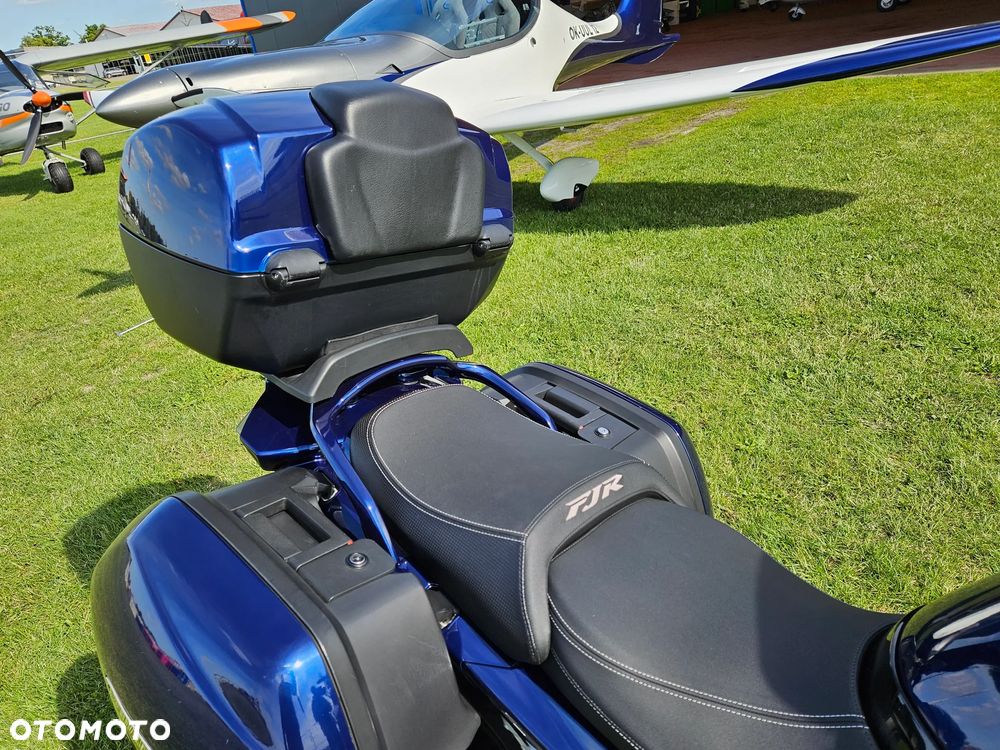 Yamaha FJR - 28