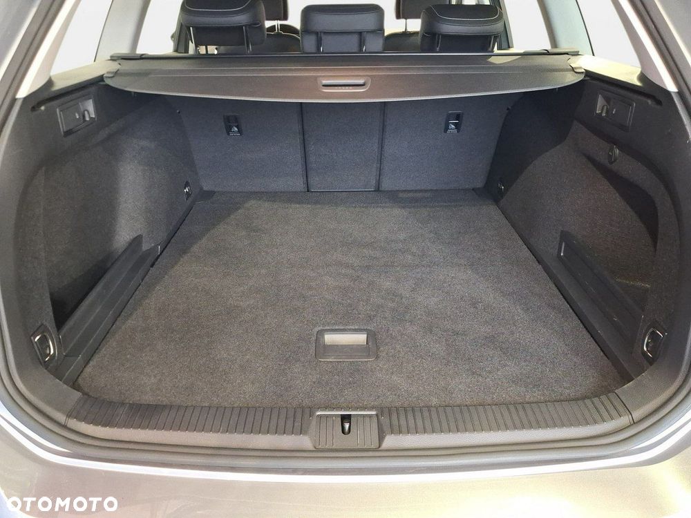 Volkswagen Passat Variant - 12