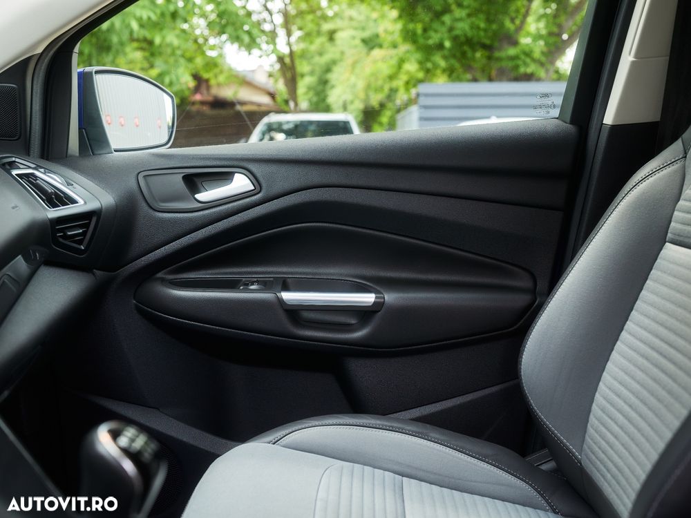 Ford Kuga 1.5 EcoBoost 2x4 Titanium - 34