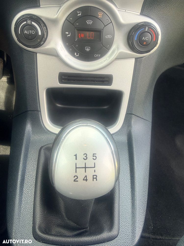Ford Fiesta - 12