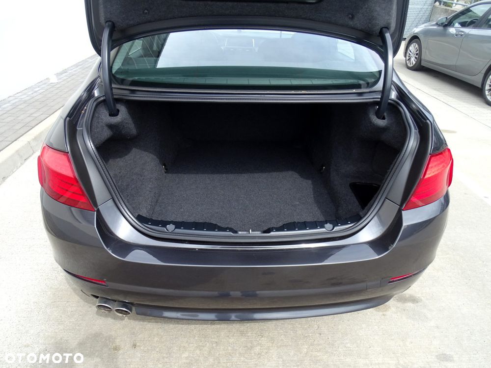 BMW Seria 5 525d - 14