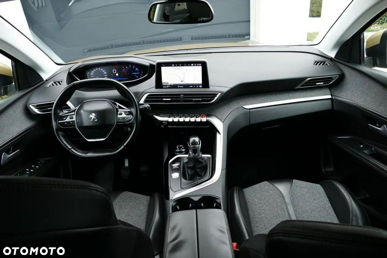 Peugeot 3008 1.2 PureTech Allure S&S - 5