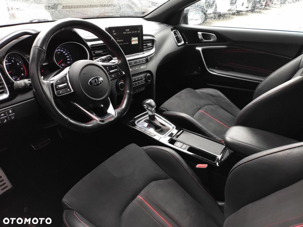Kia ProCeed - 10