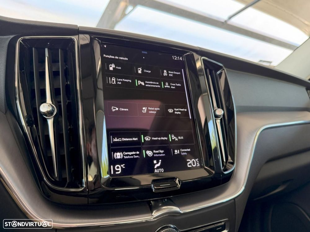 Volvo XC 60 2.0 T6 PHEV R-Design AWD - 21