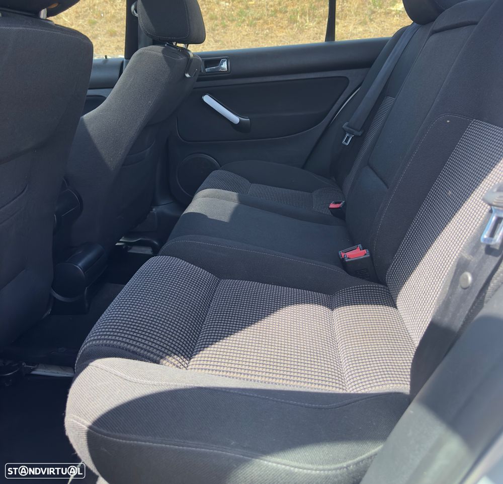 VW Bora 1.9 TDi Highline - 7