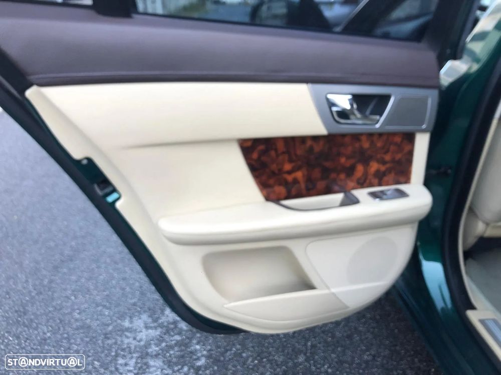 Jaguar XF 3.0 V6 Luxury - 40