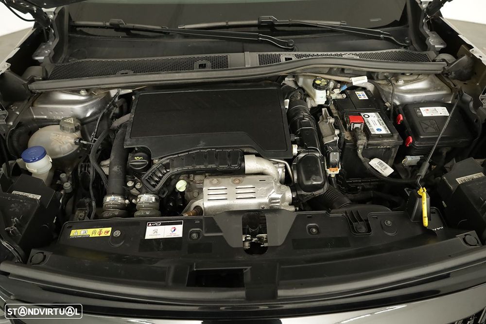 Peugeot 2008 1.2 PureTech GT EAT8 - 23