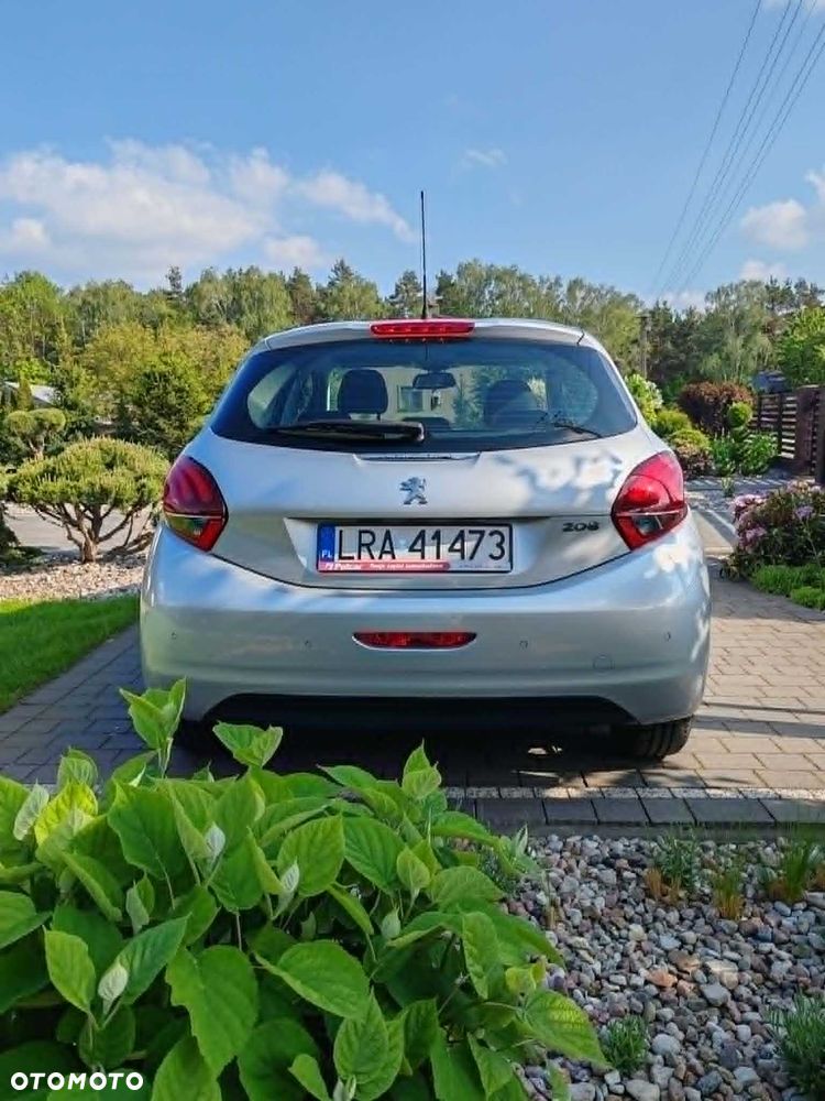 Peugeot 208 - 3