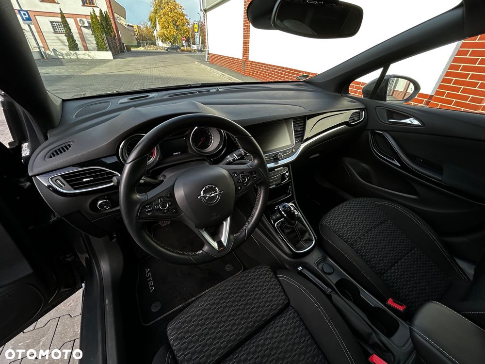 Opel Astra 1.4 T Dynamic S&S - 10