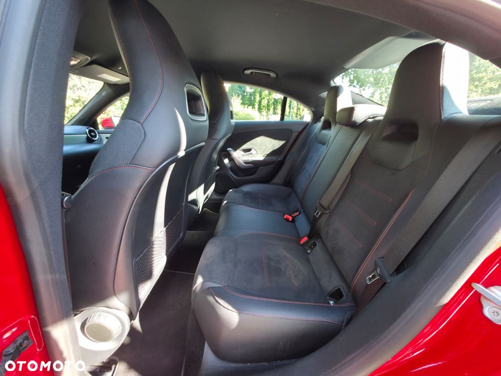 Mercedes-Benz CLA 200 AMG Line 7G-DCT - 24