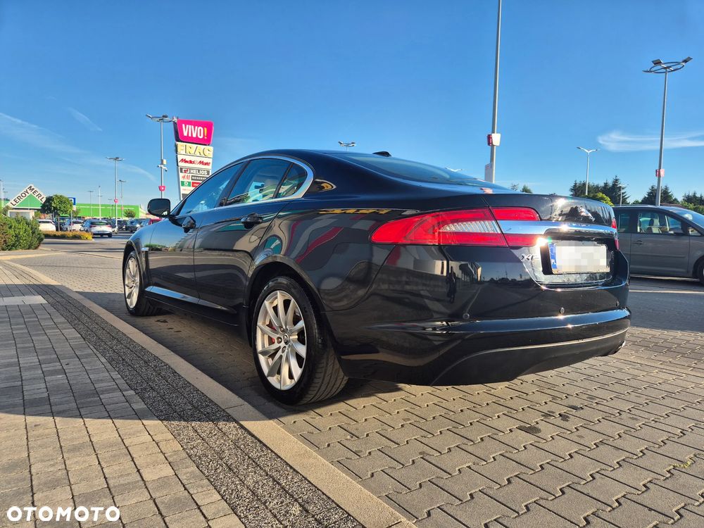 Jaguar XF 2.2 D - 6
