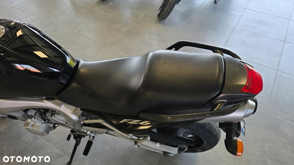 Yamaha FZ6 - 9