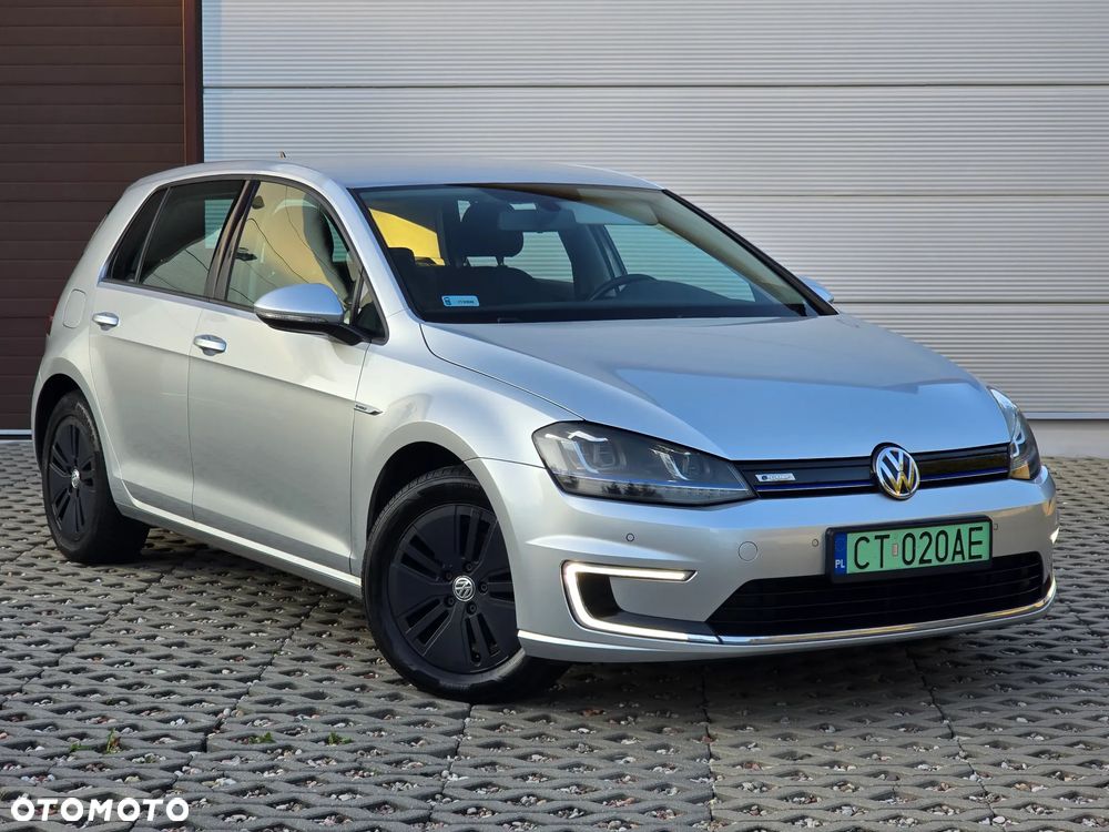 Volkswagen Golf - 1