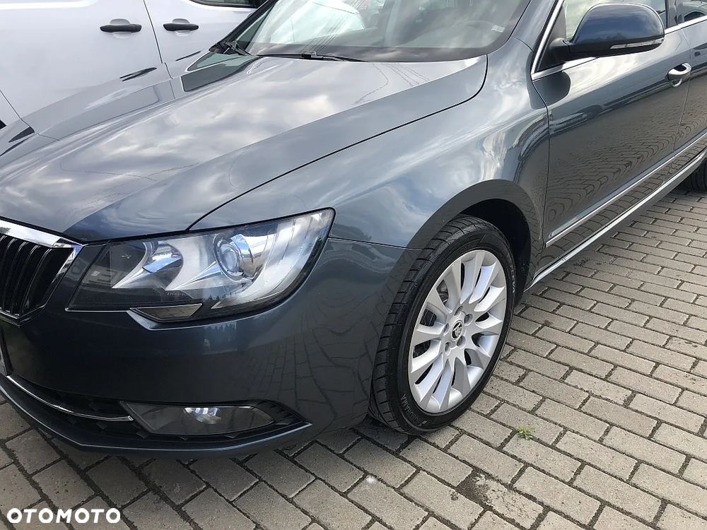 Skoda Superb 2.0 TDI 4x4 Elegance - 33
