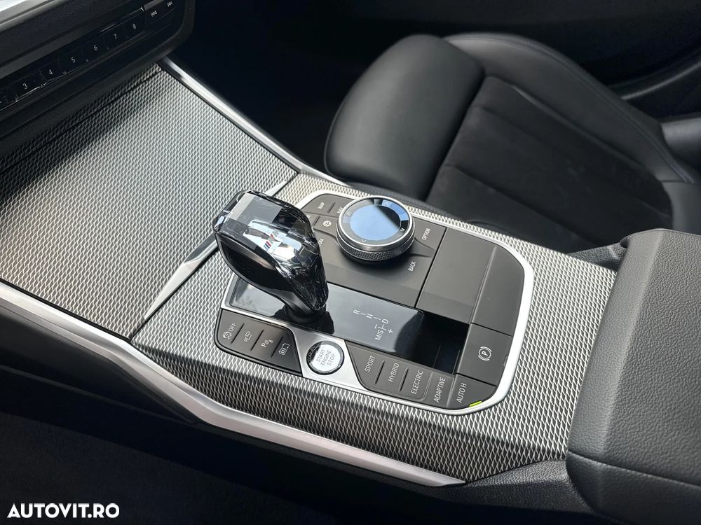 BMW Seria 3 330e xDrive Aut. - 18