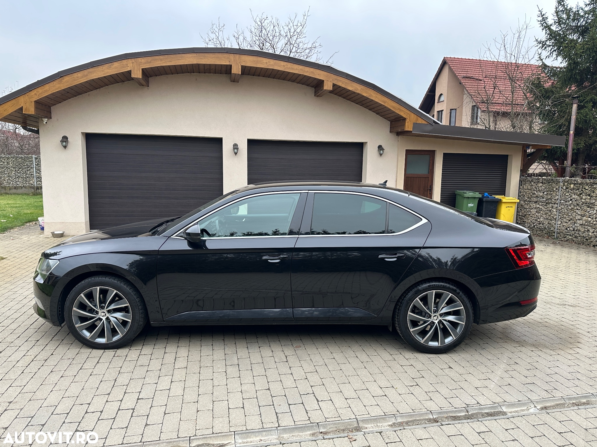 Skoda Superb 2.0 TDI DSG L&K - 3