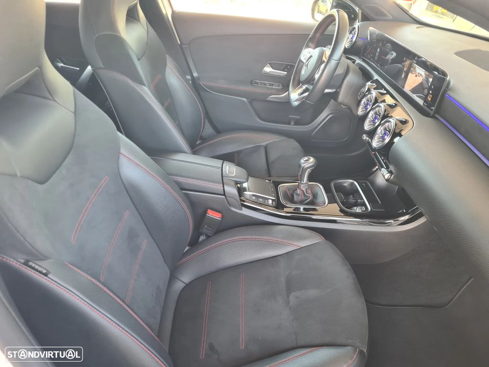 Mercedes-Benz A 180 d AMG Line - 24