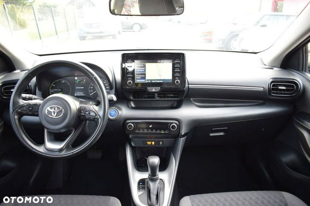 Toyota Yaris Hybrid 100 Dynamic - 6