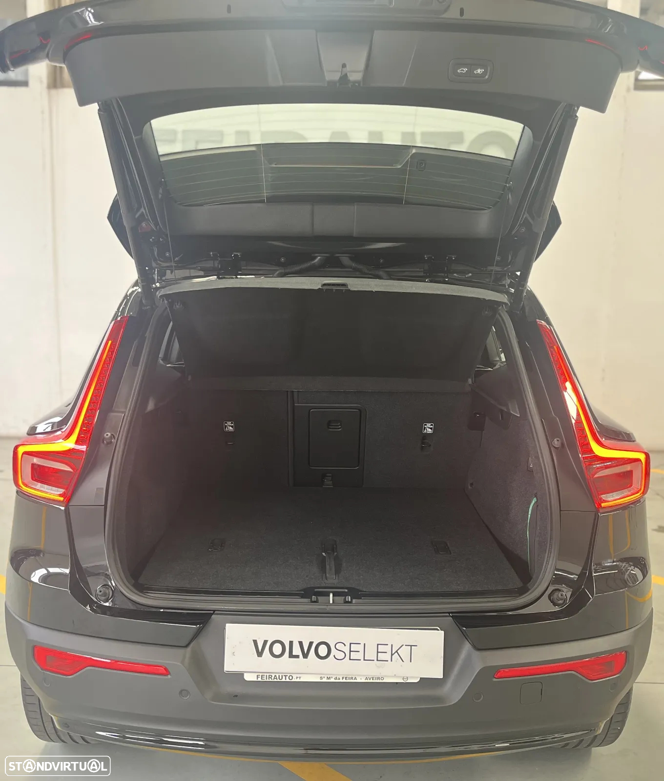 Volvo XC 40 1.5 T2 Plus Dark Auto - 11