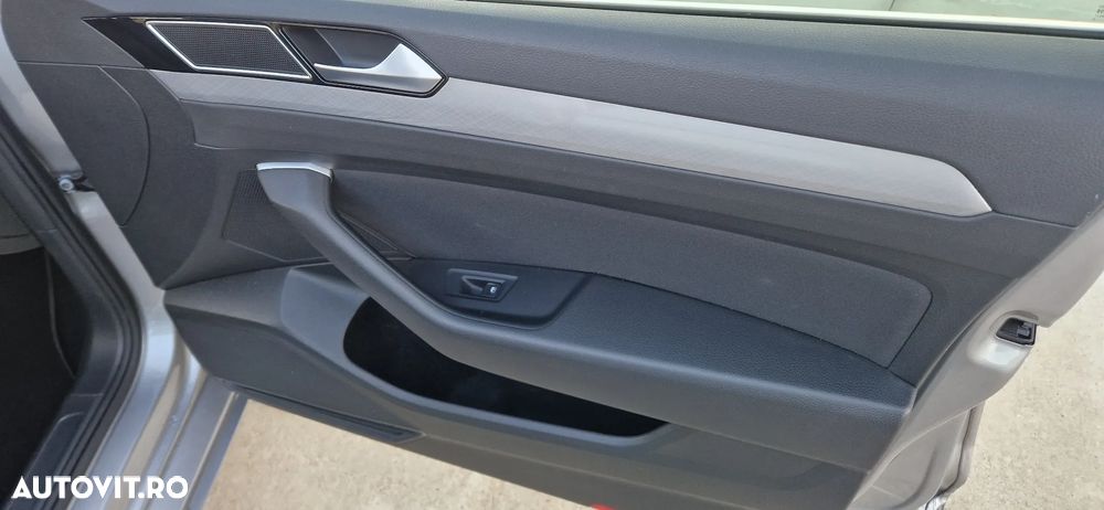 Volkswagen Passat - 19