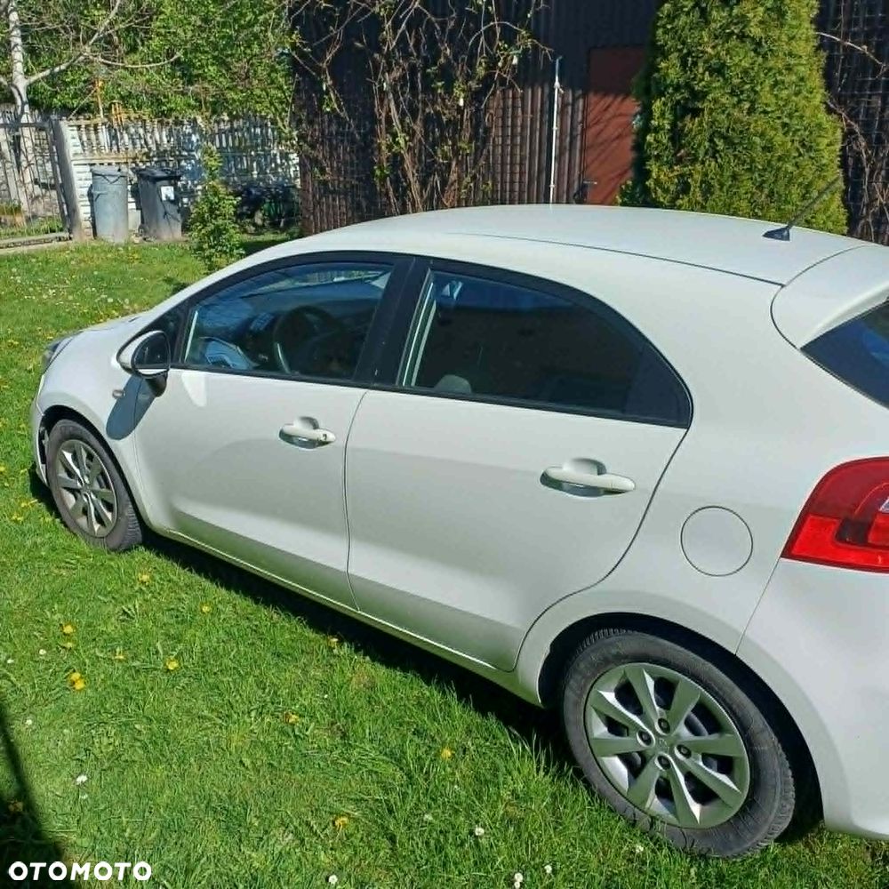 Kia Rio 1.1 crdi M - 7