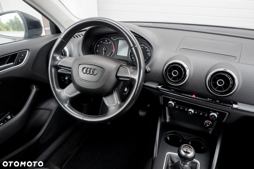 Audi A3 Sportback 1.4 TFSI Ambiente - 31