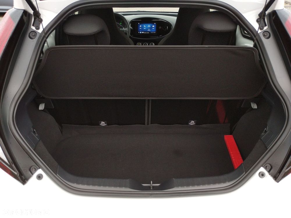 Toyota Aygo X - 13