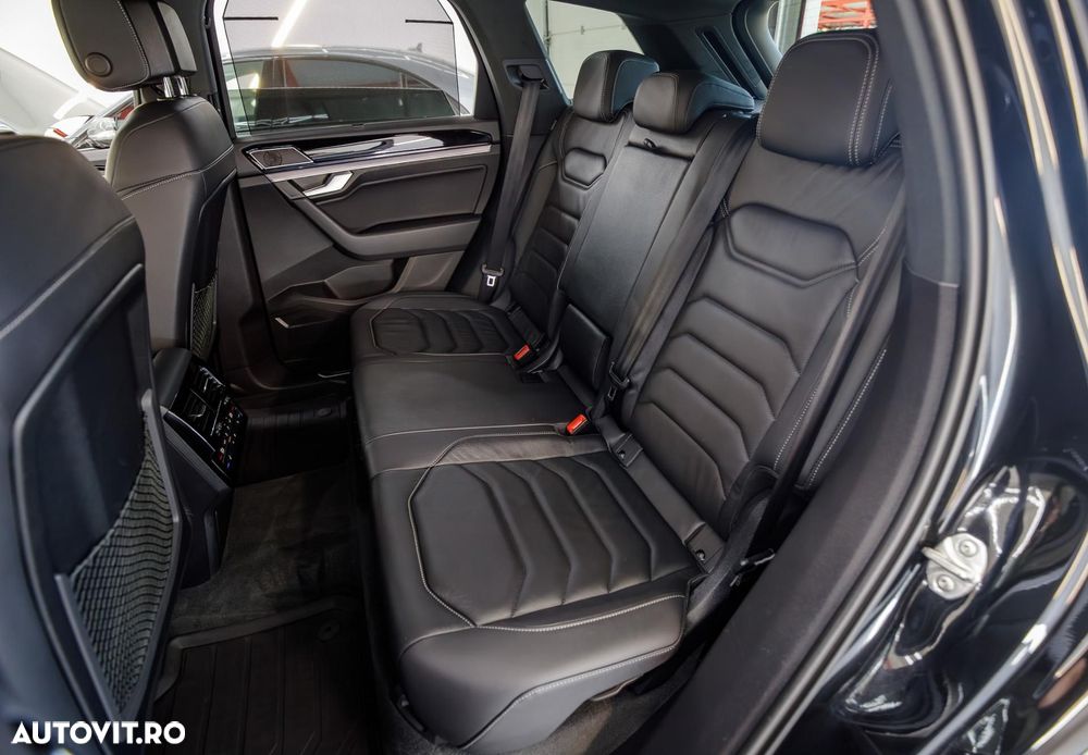 Volkswagen Touareg - 19