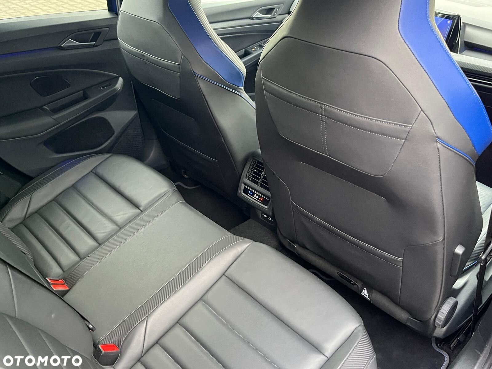 Volkswagen Golf - 31