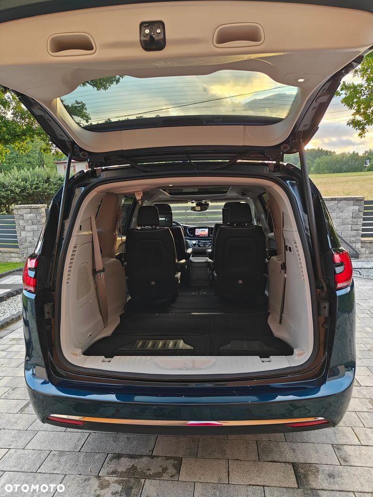 Chrysler Pacifica - 19