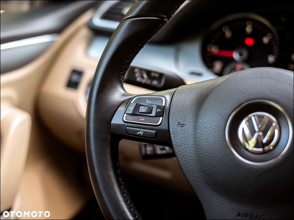 Volkswagen Passat CC - 19