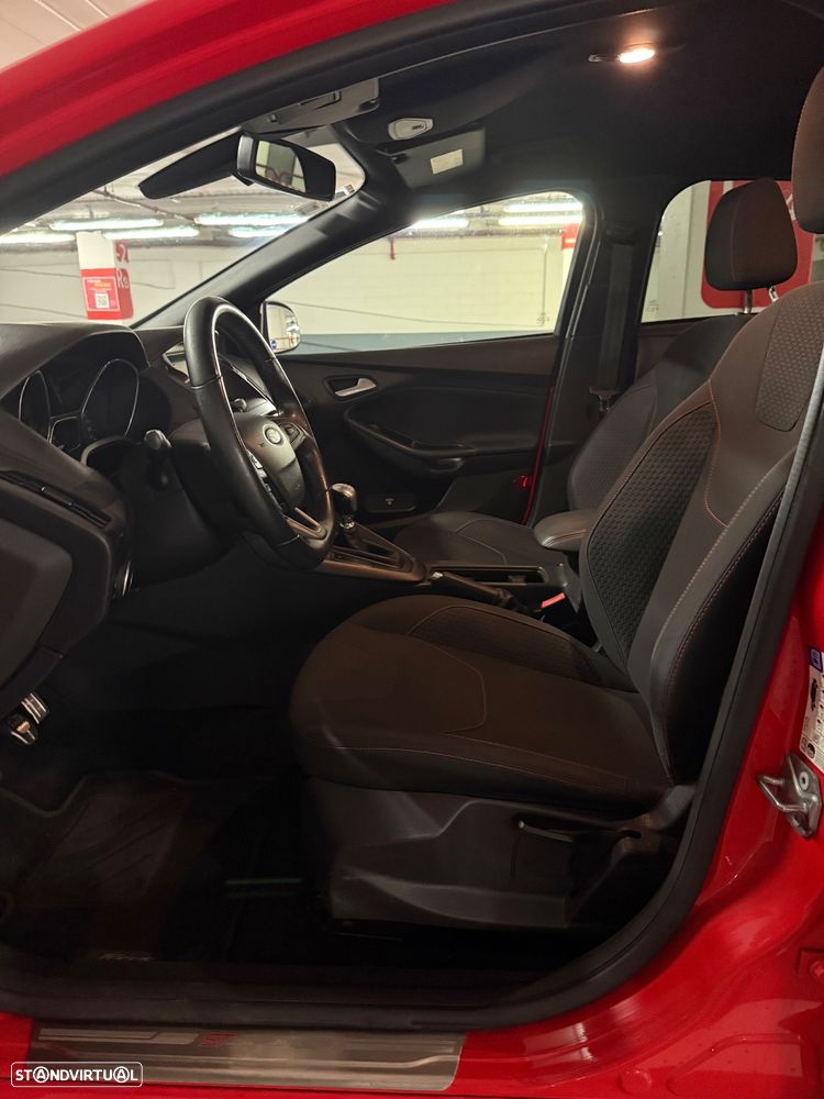 Ford Focus 1.0 EcoBoost ST-Line - 5