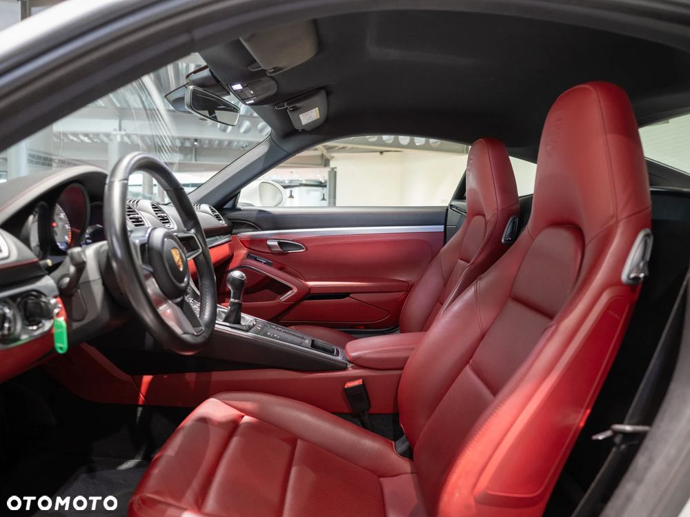 Porsche 718 Cayman - 20