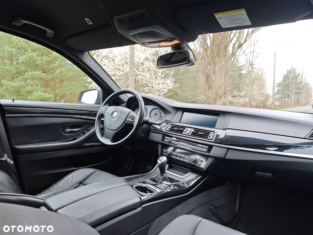 BMW Seria 5 525d - 6