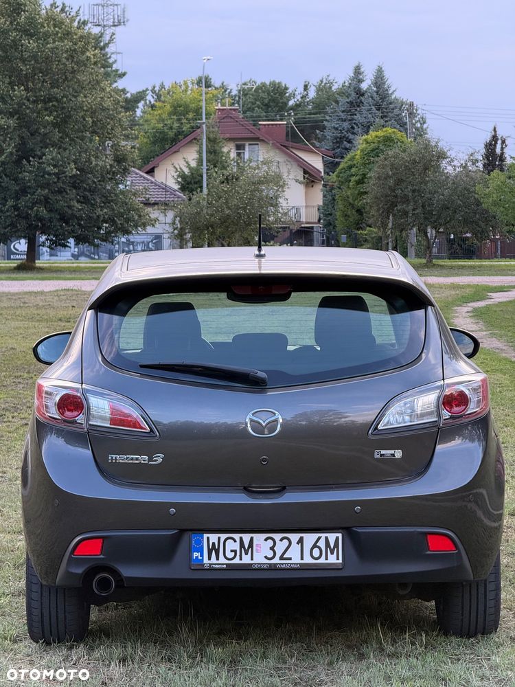 Mazda 3 2.0 Exclusive + - 6