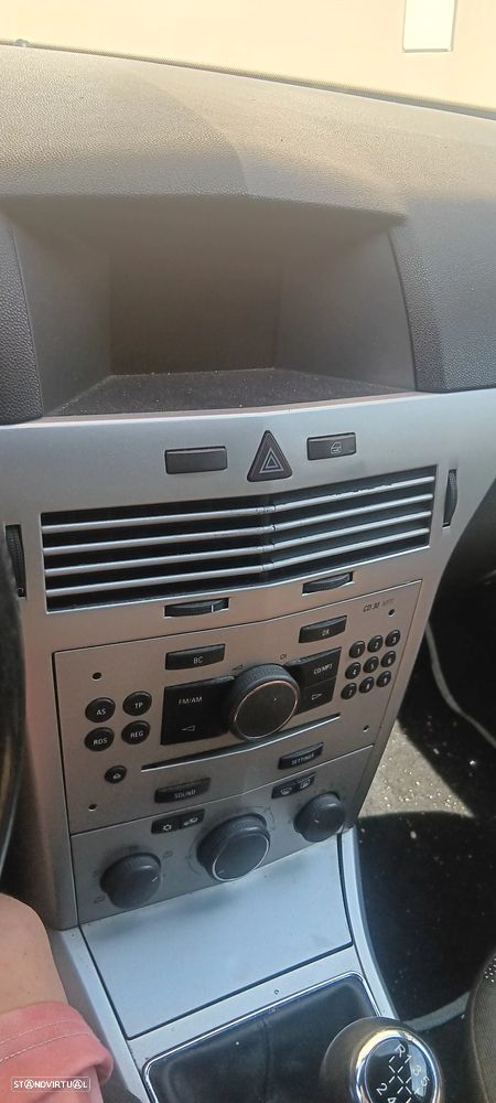 Opel Astra GTC 1.3 CDTi - 10