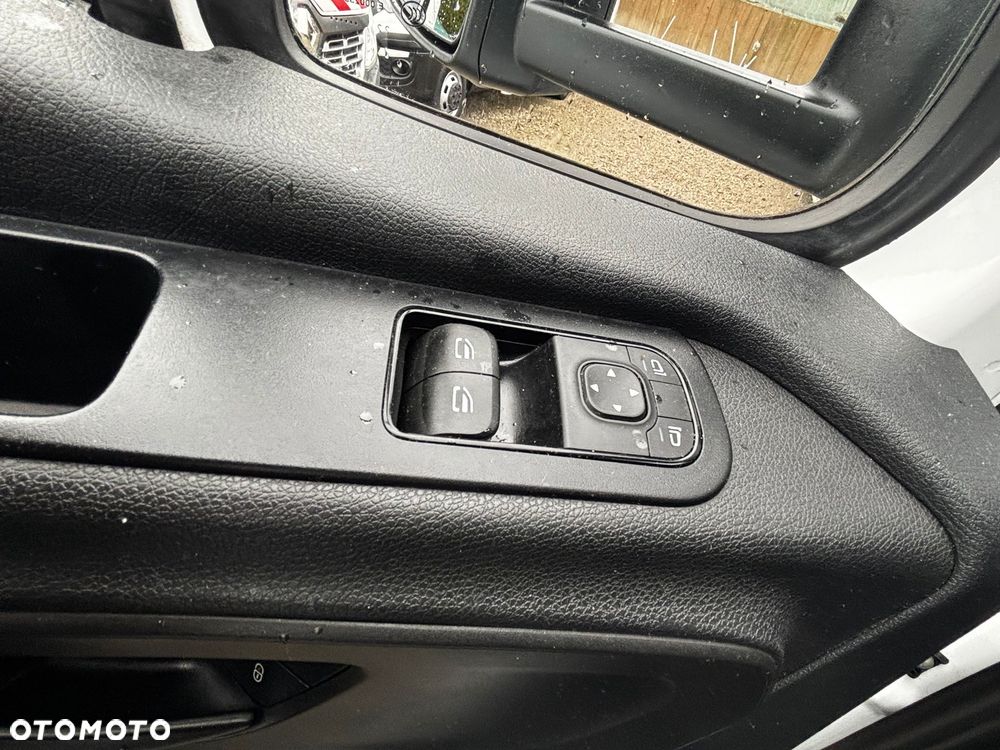 Mercedes-Benz Sprinter 315 Plandeka 8 Palet z odsuwanymi bokami - 13