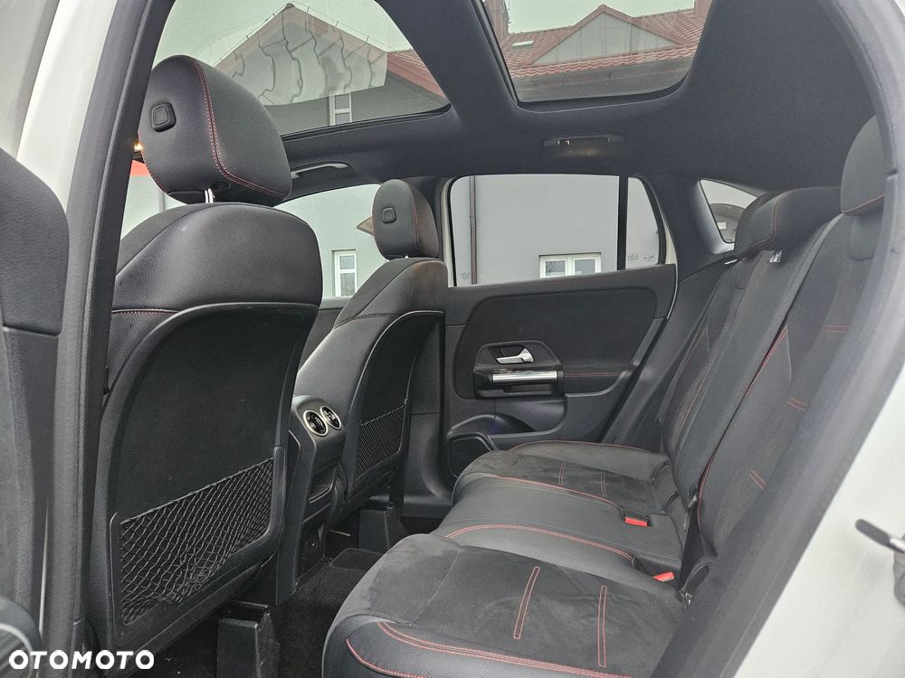 Mercedes-Benz GLA 200 AMG Line - 13