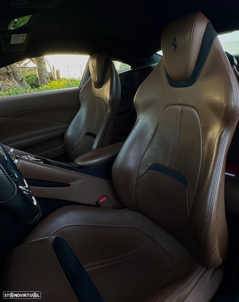 Ferrari Roma 3.9 Twin-Turbo V8 - 13