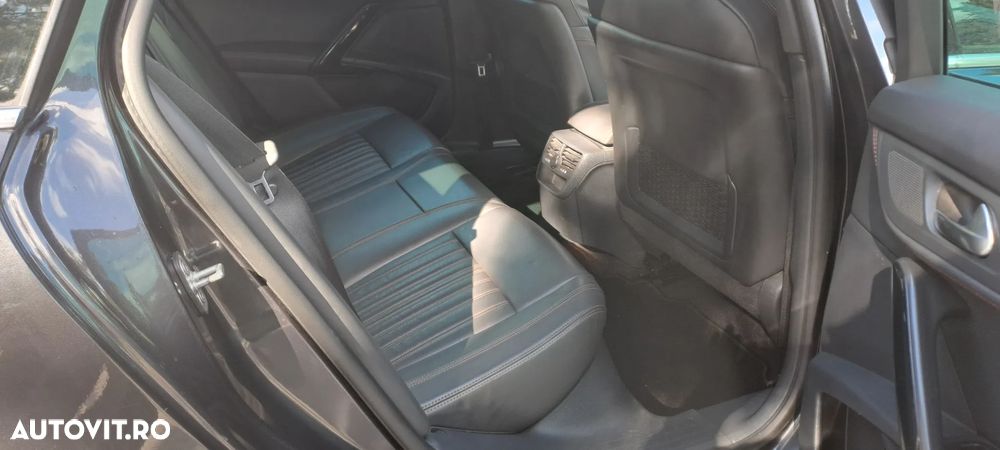 Peugeot 508 RXH Hybrid4 - 11