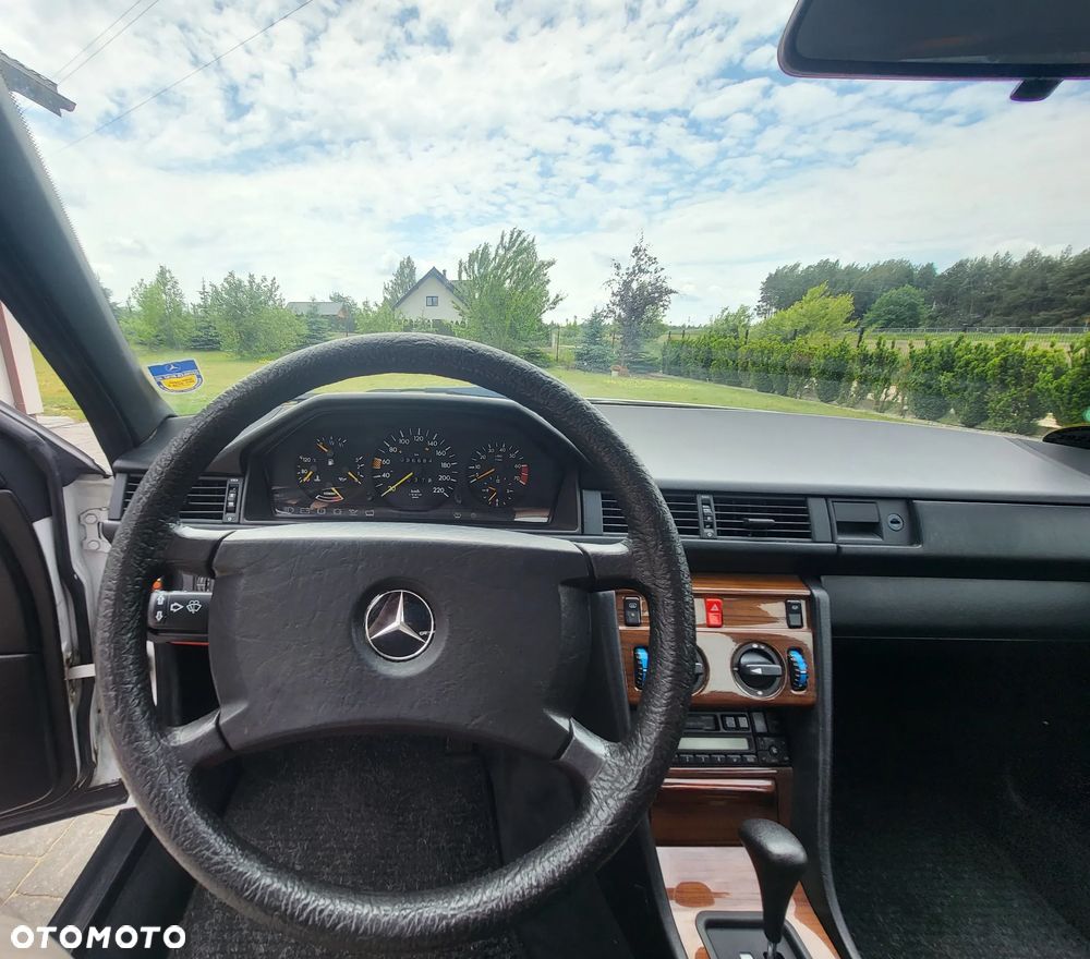 Mercedes-Benz W124 (1984-1993) - 12