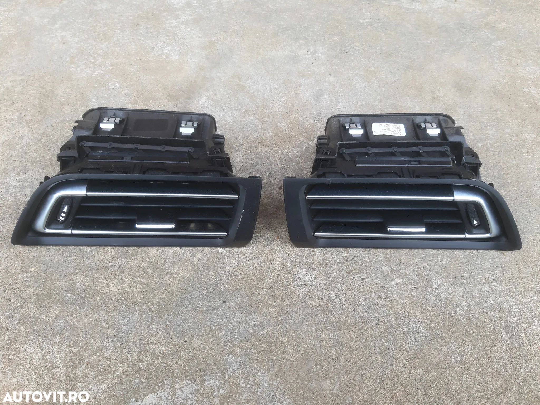Grila bord lateral stanga / dreapta PEUGEOT 308 II (T9) fabr. 2014 -- - 1