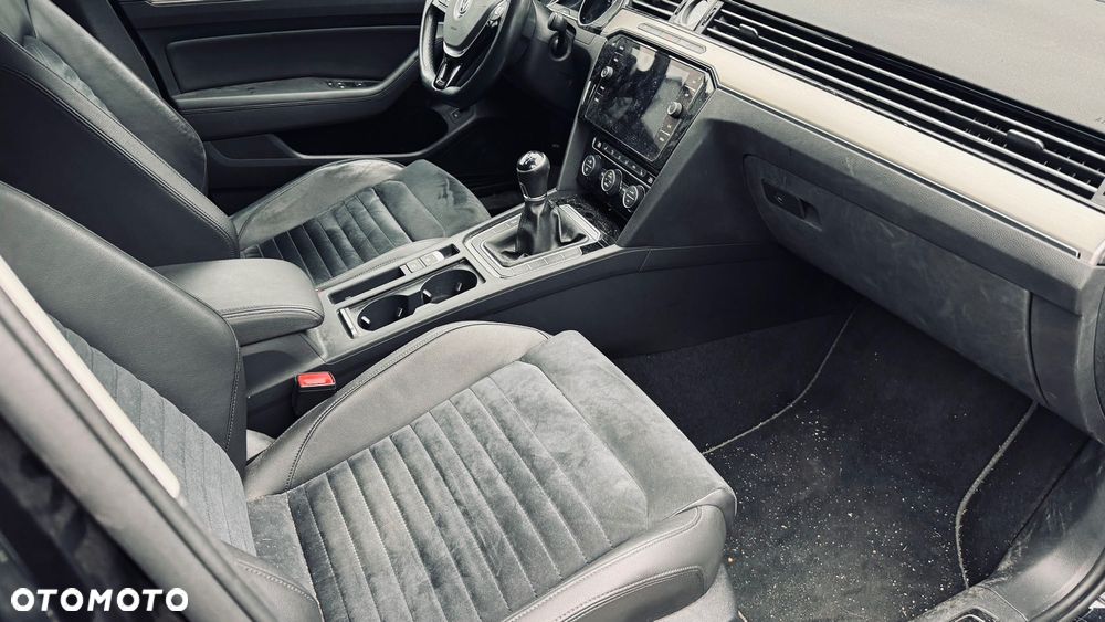 Volkswagen Passat 2.0 TDI (BlueMotion Technology) Highline - 15