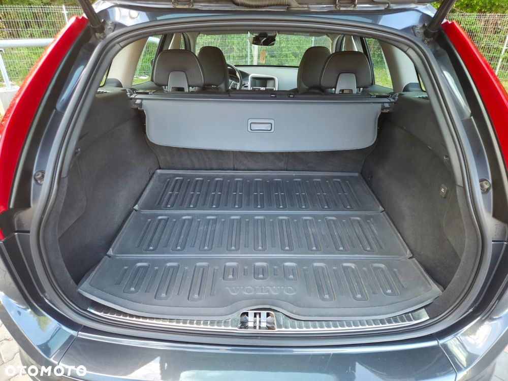 Volvo XC 60 D3 Drive-E Momentum - 22