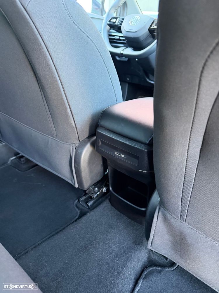 MG MG4 64 kWh Luxury - 25